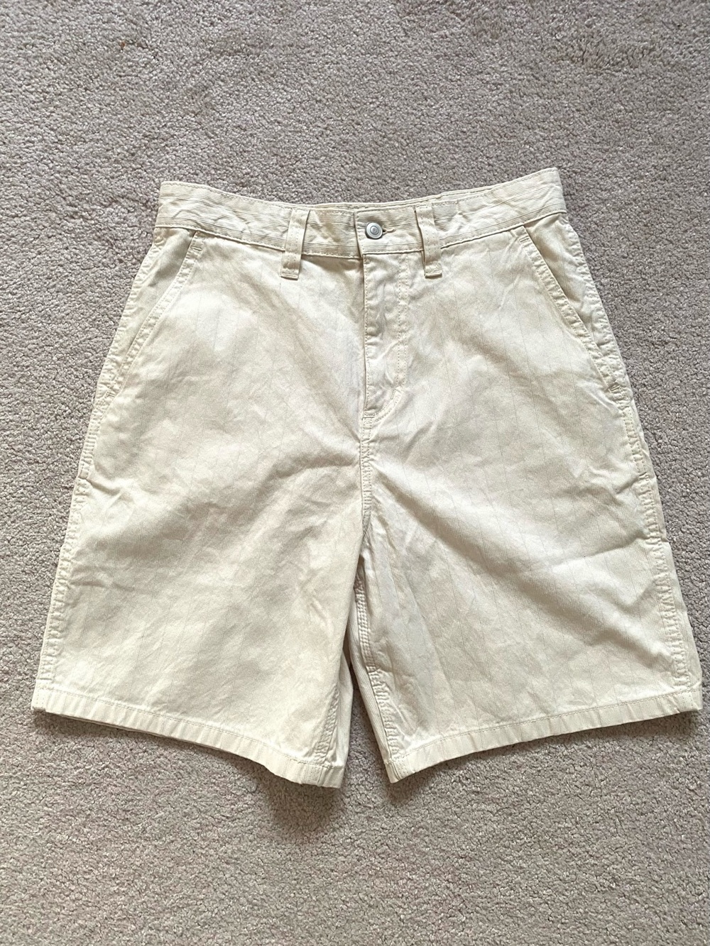 Zara Men's Flat Front Chino Shorts in Light Beige